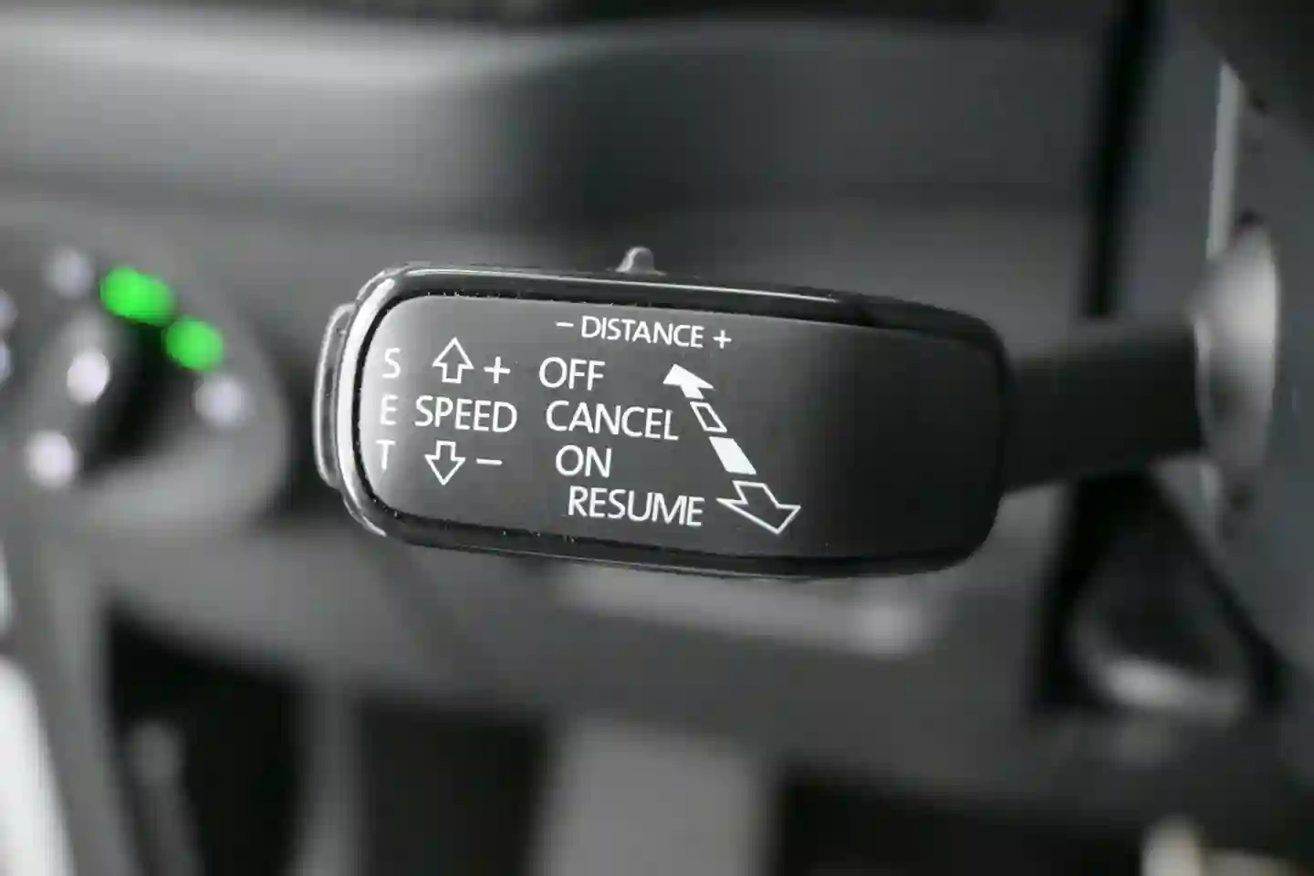 Car Image - 5Q7TPXnHgjJXTB5Whzotox