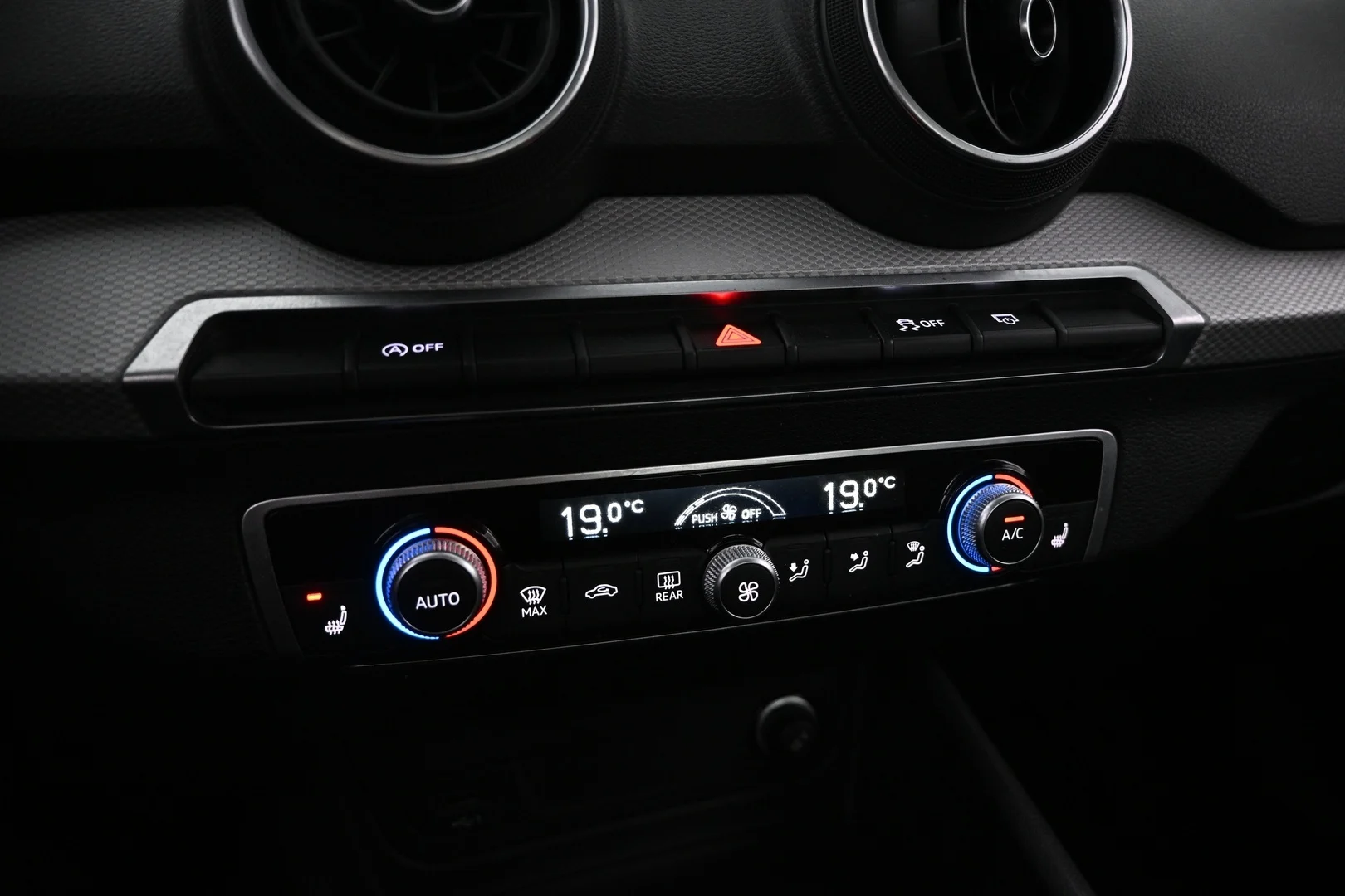 Car Image - 5QgoLNcioxKUQHyGHKXy4b
