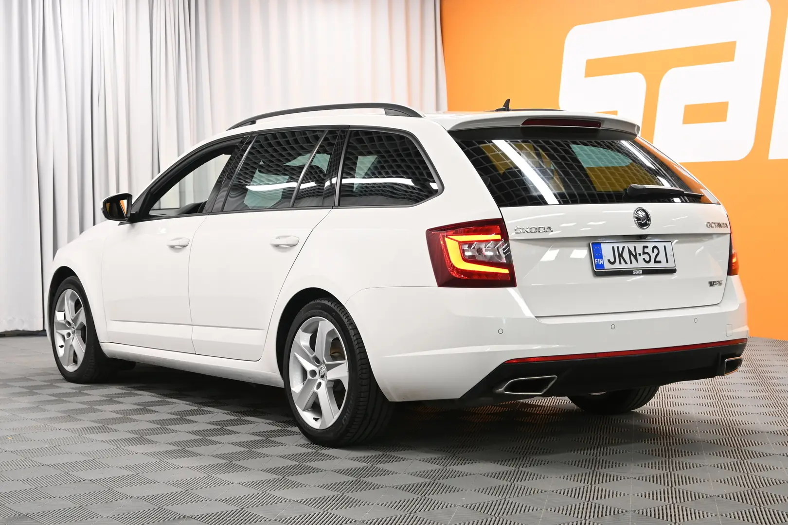 Car Image - 6Y2Ra4dwqqwawW1FA7KN50