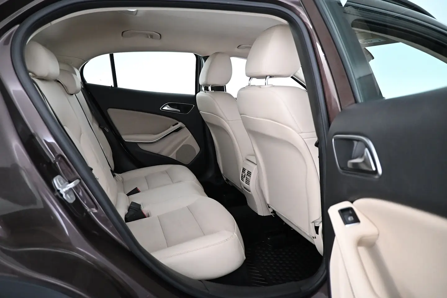 Car Image - 5w7lrbdgeCAUuwgsaEDotZ