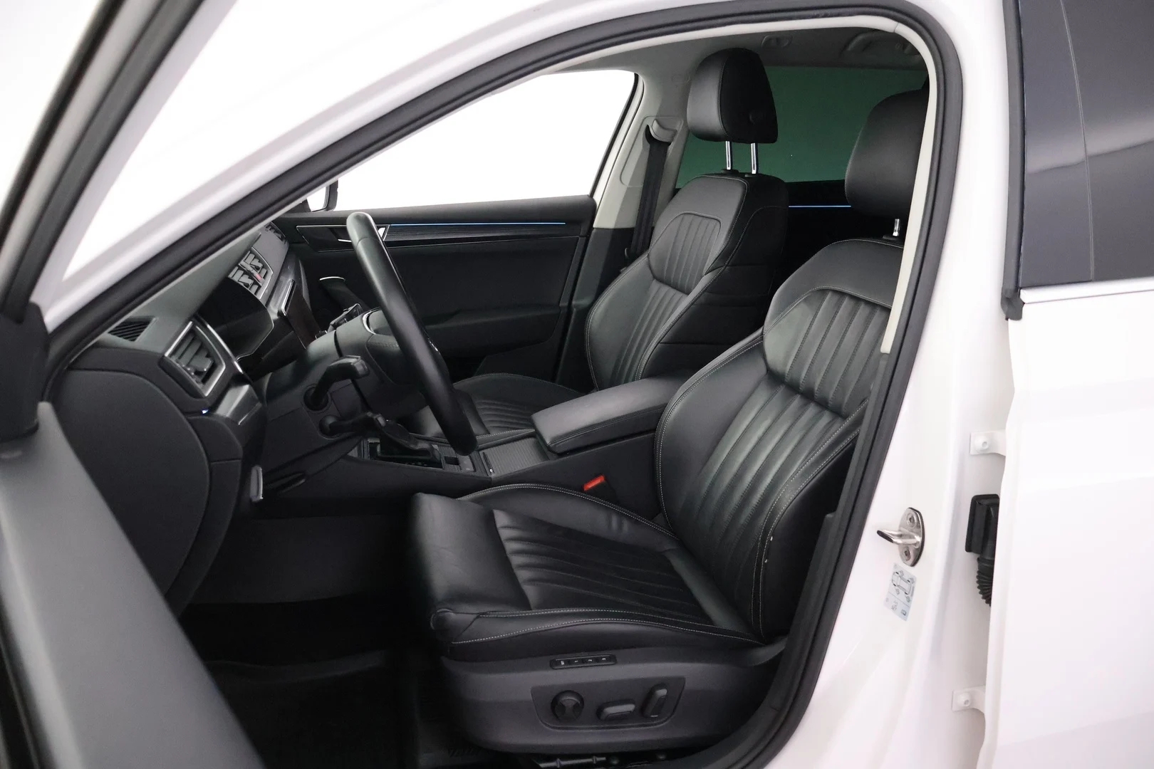 Car Image - 2ou6lVeaO0w7kdNEaoz8jc