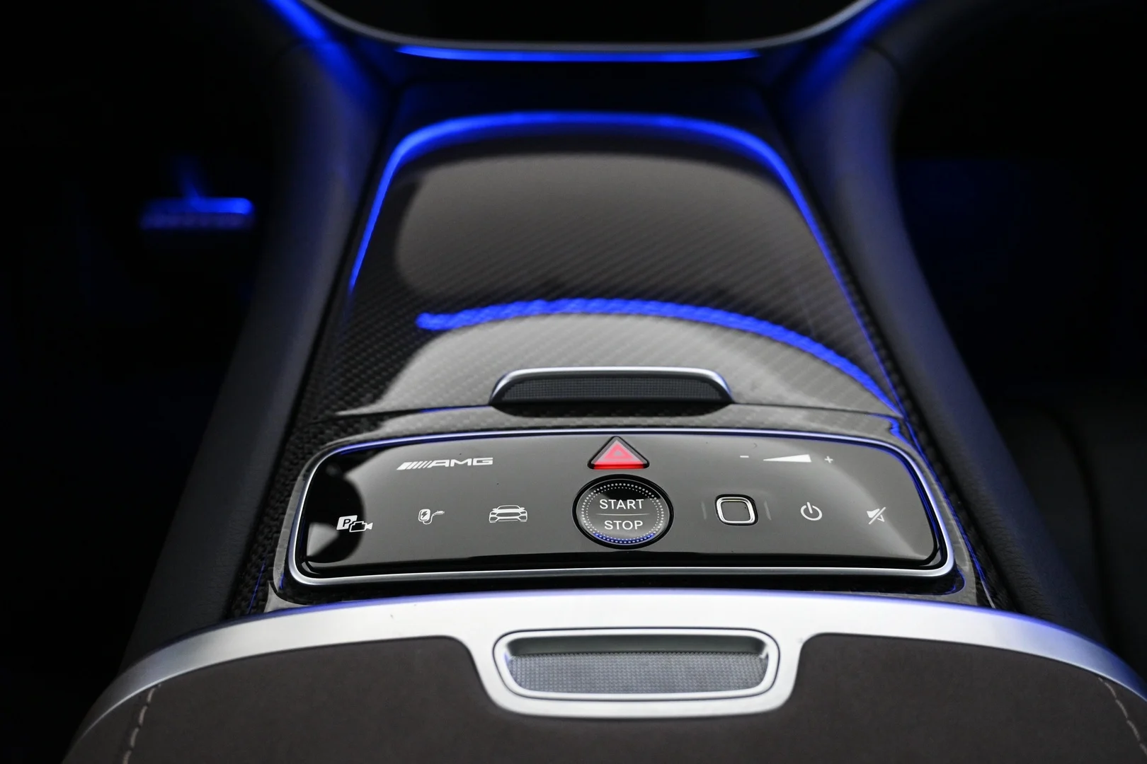 Car Image - 14ZkSMocFHZZi46bXIxM57