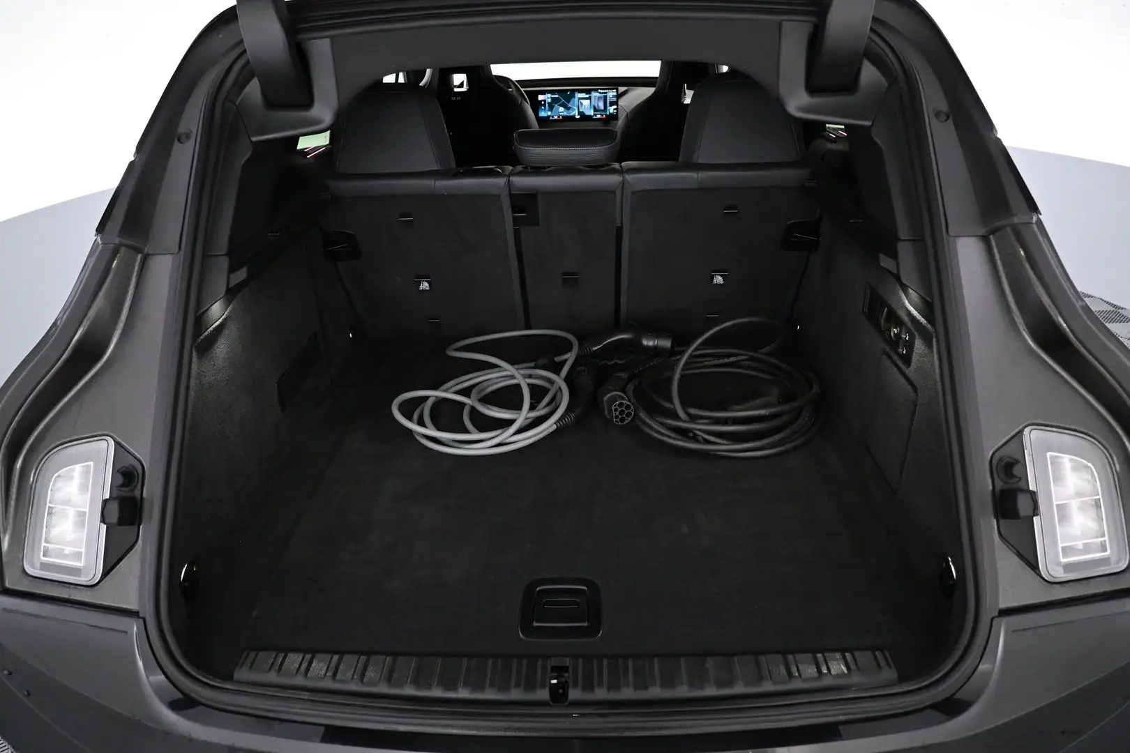 Car Image - 3ddSLBt6JJ3PCX1g9paF2h