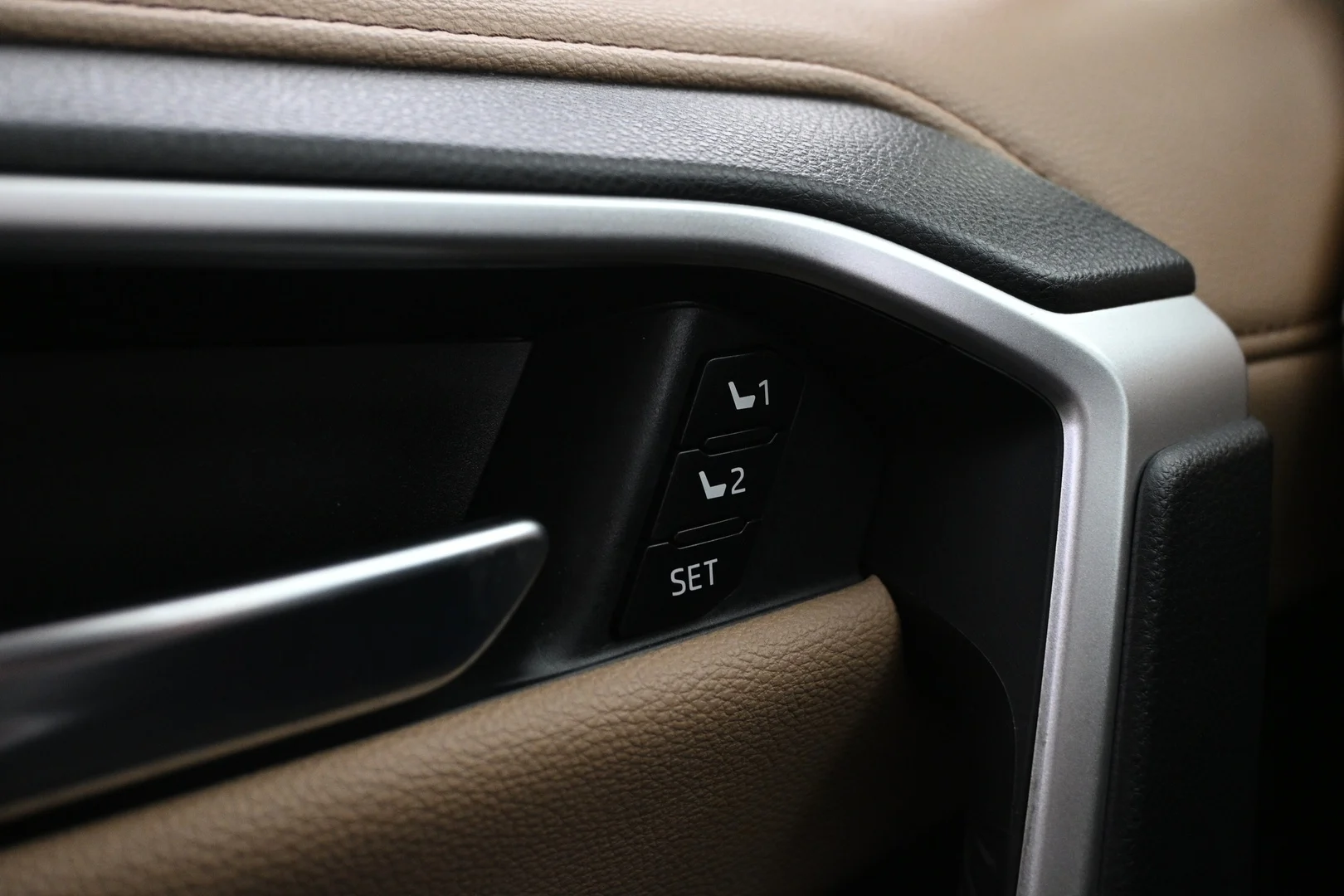 Car Image - 5JBdl9LDuqhlyUz5Httq9N