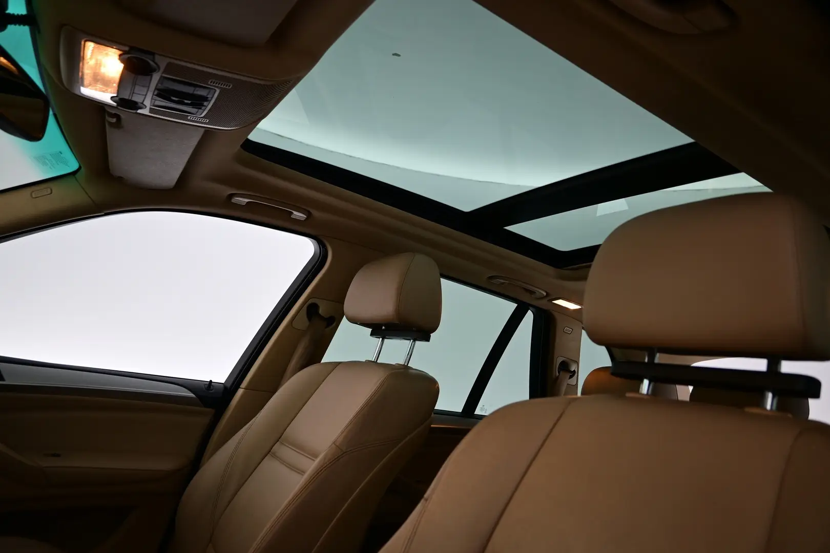 Car Image - 4TYQmdfHynXY8uSVUlIe6P