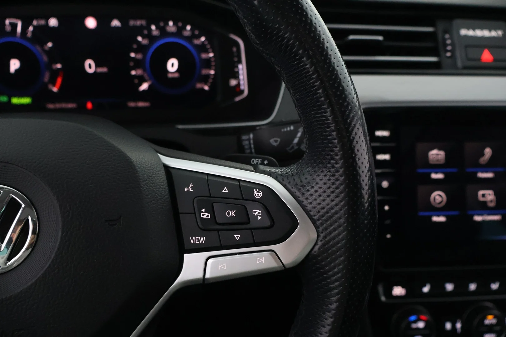 Car Image - W8VJwihnkg52nay5dYEd9