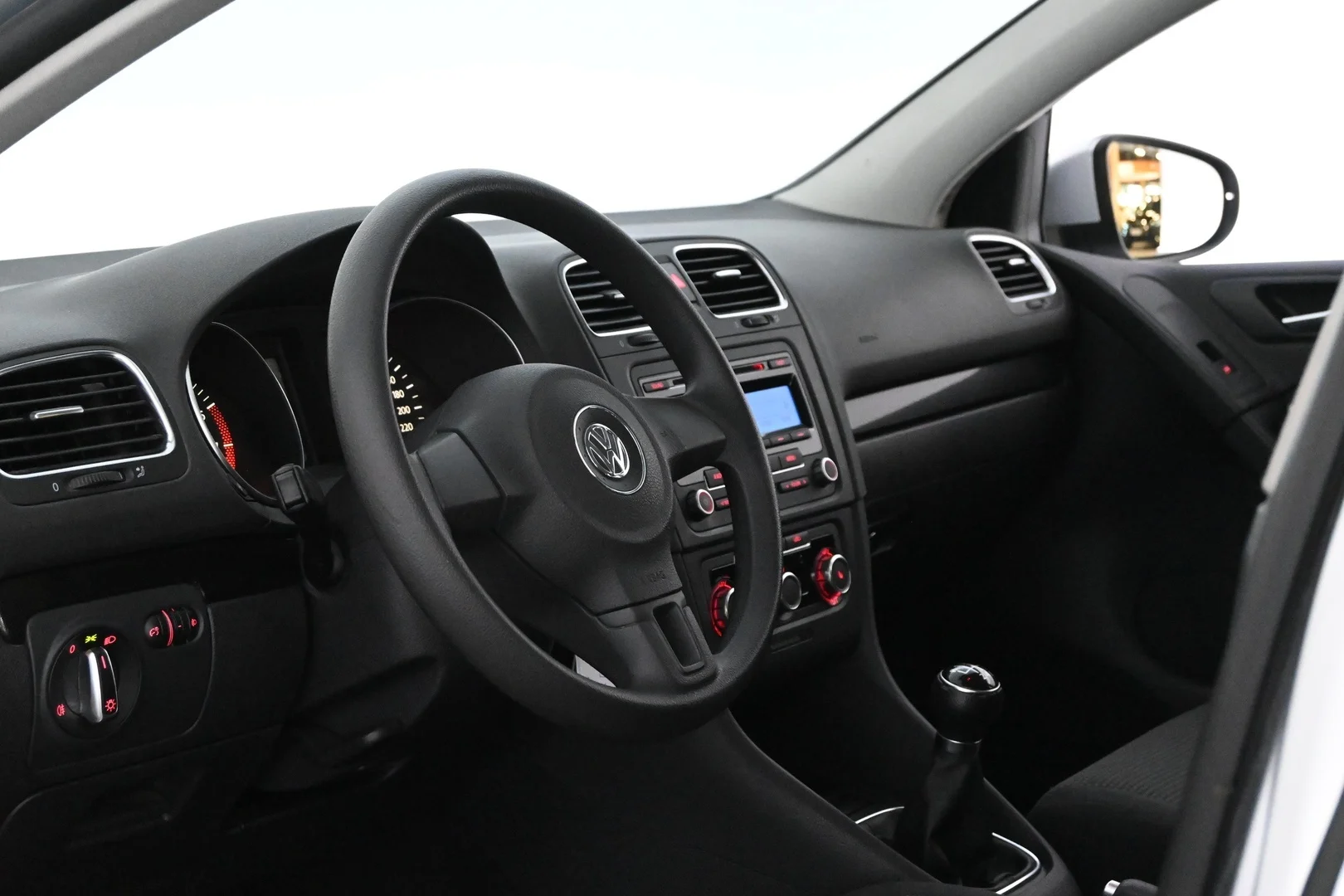 Car Image - 72GZJF3PGjjF6LIqIM7fVs