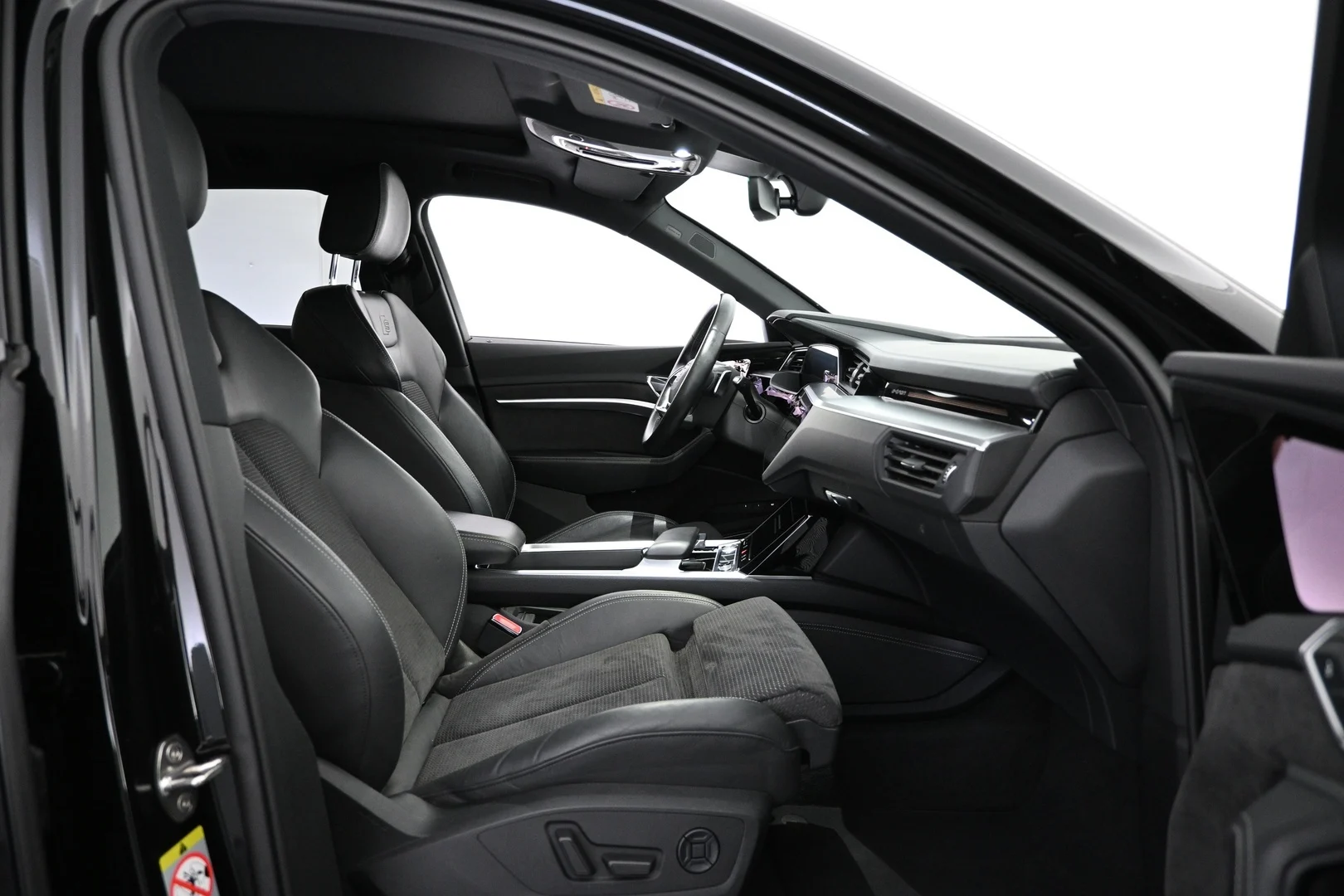 Car Image - 2tzhFPOXUAddZNjryBkYYp