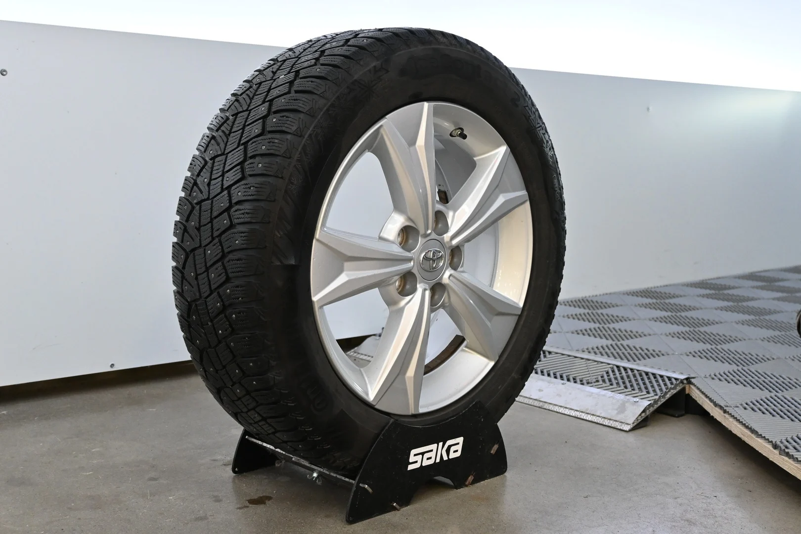 Car Image - 2V199sqrbKq1lfi2lZ218v