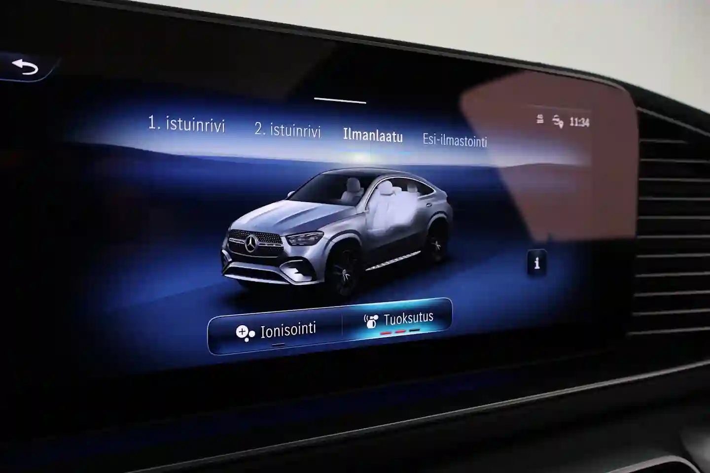 Car Image - zSMg2ikQm8q8U04Lr5DDN