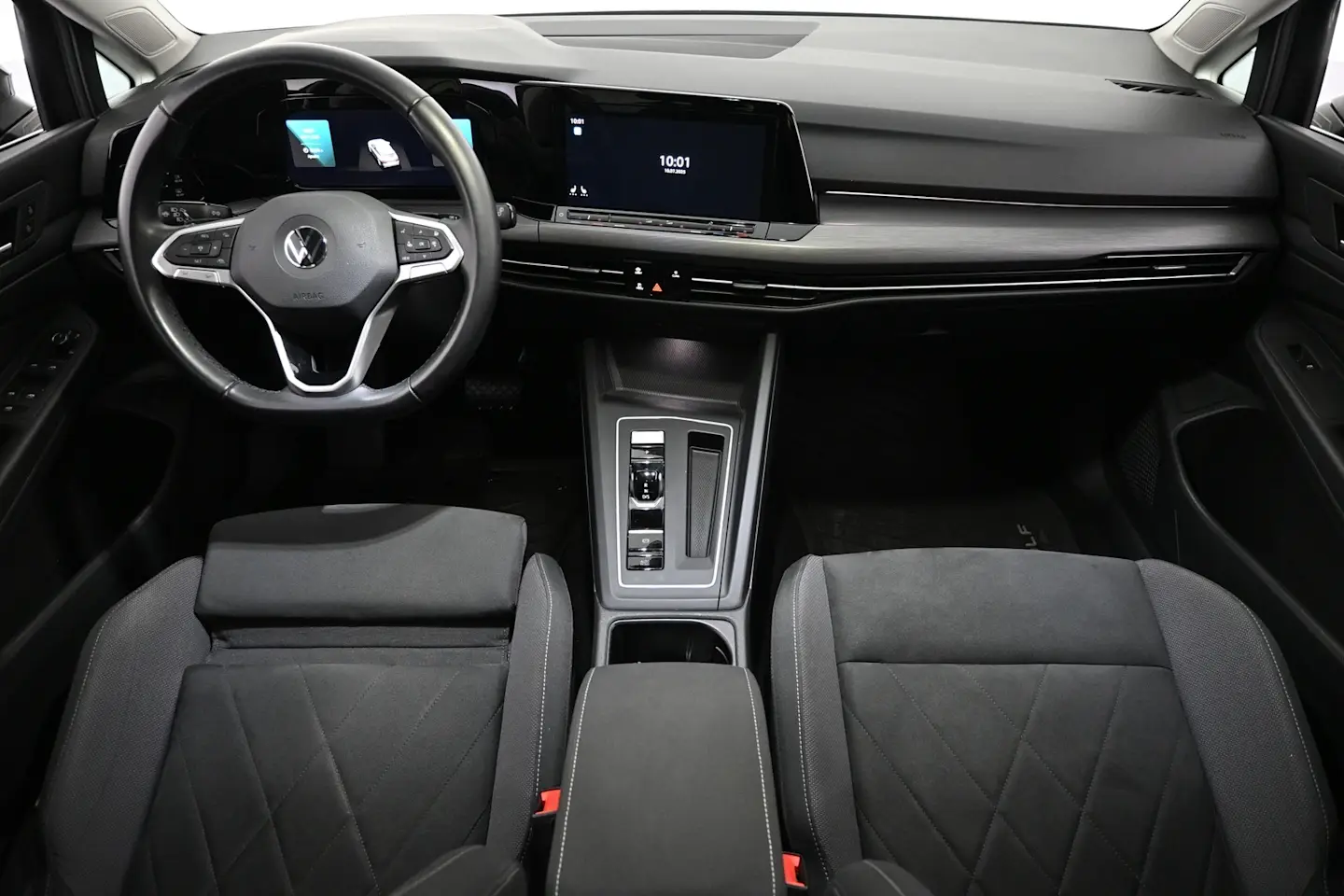 Car Image - BgpyEPo1DdHfybEvbcR4y