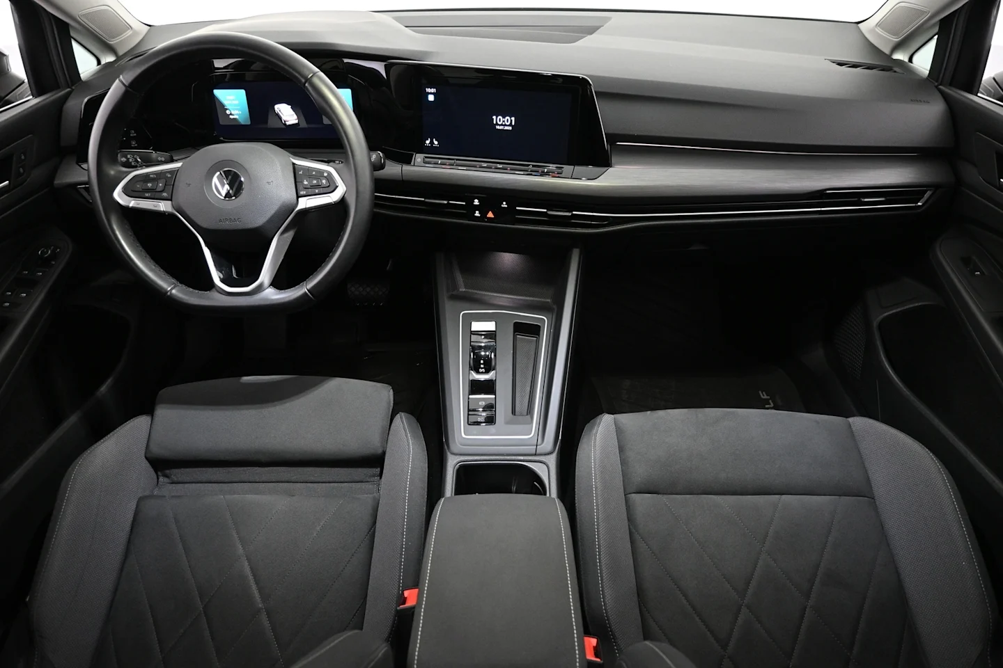 Car Image - BgpyEPo1DdHfybEvbcR4y
