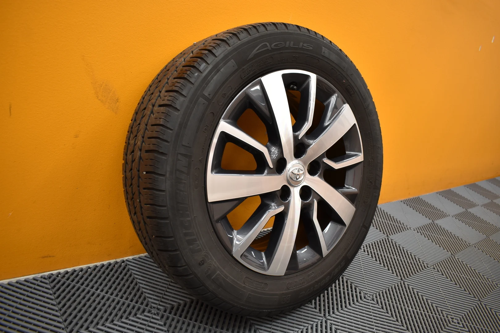 Car Image - 6HnNqyu5J5Dz7bgOiF0ZzJ