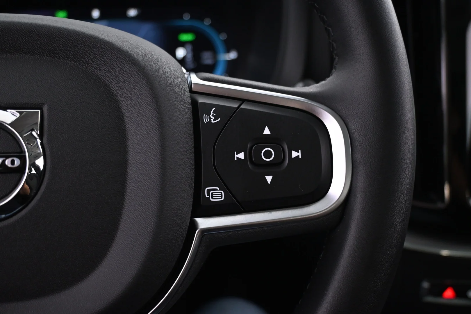 Car Image - 39lphmY5GKgzL99d33mx90