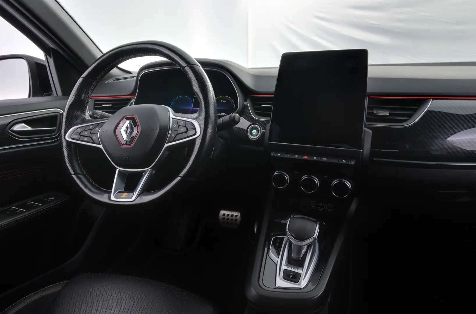 Car Image - 4E2Yx29YA9EcljVcLwJVe5