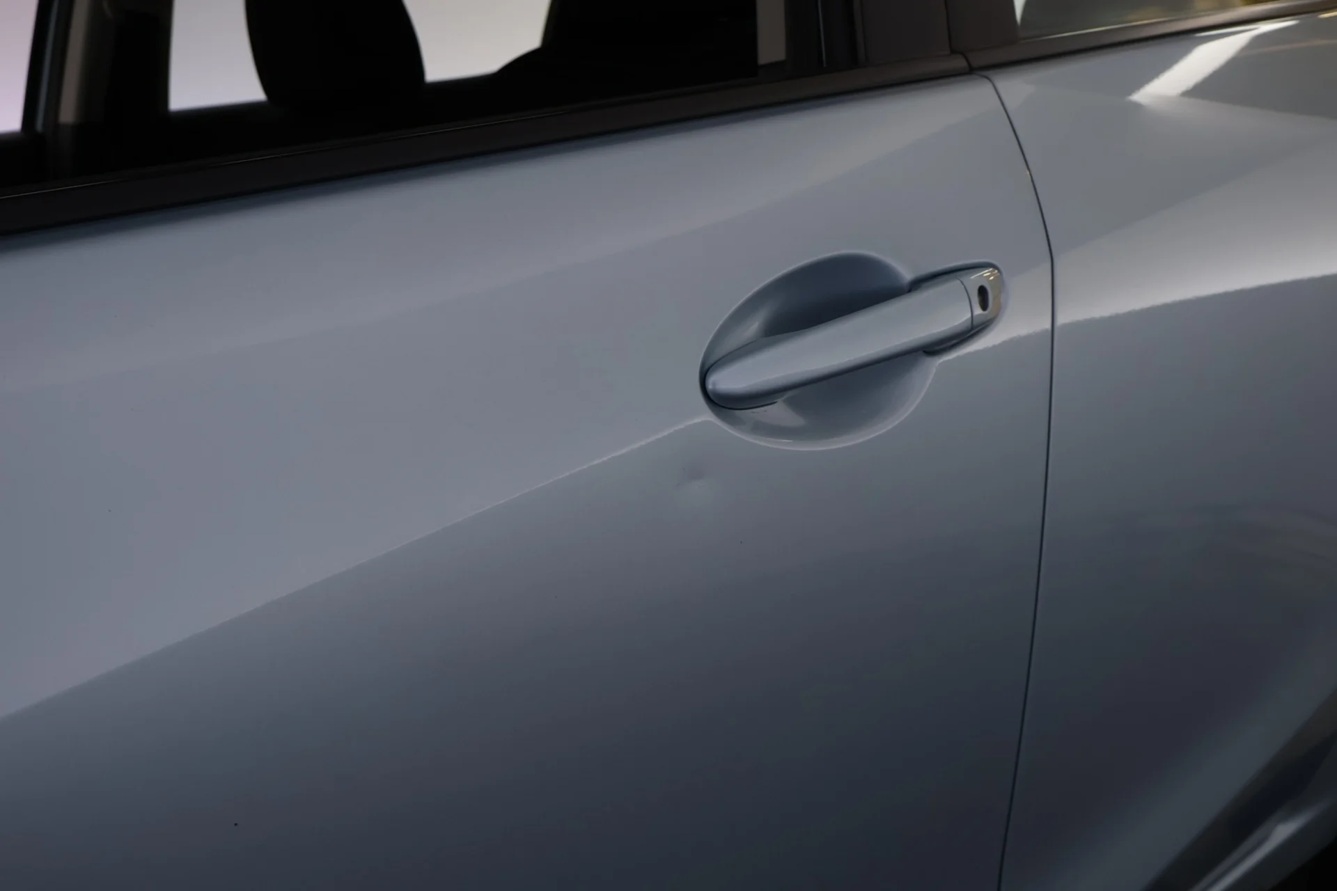 Car Image - 7EVpKj1yZwUN1eYrNr4uKQ