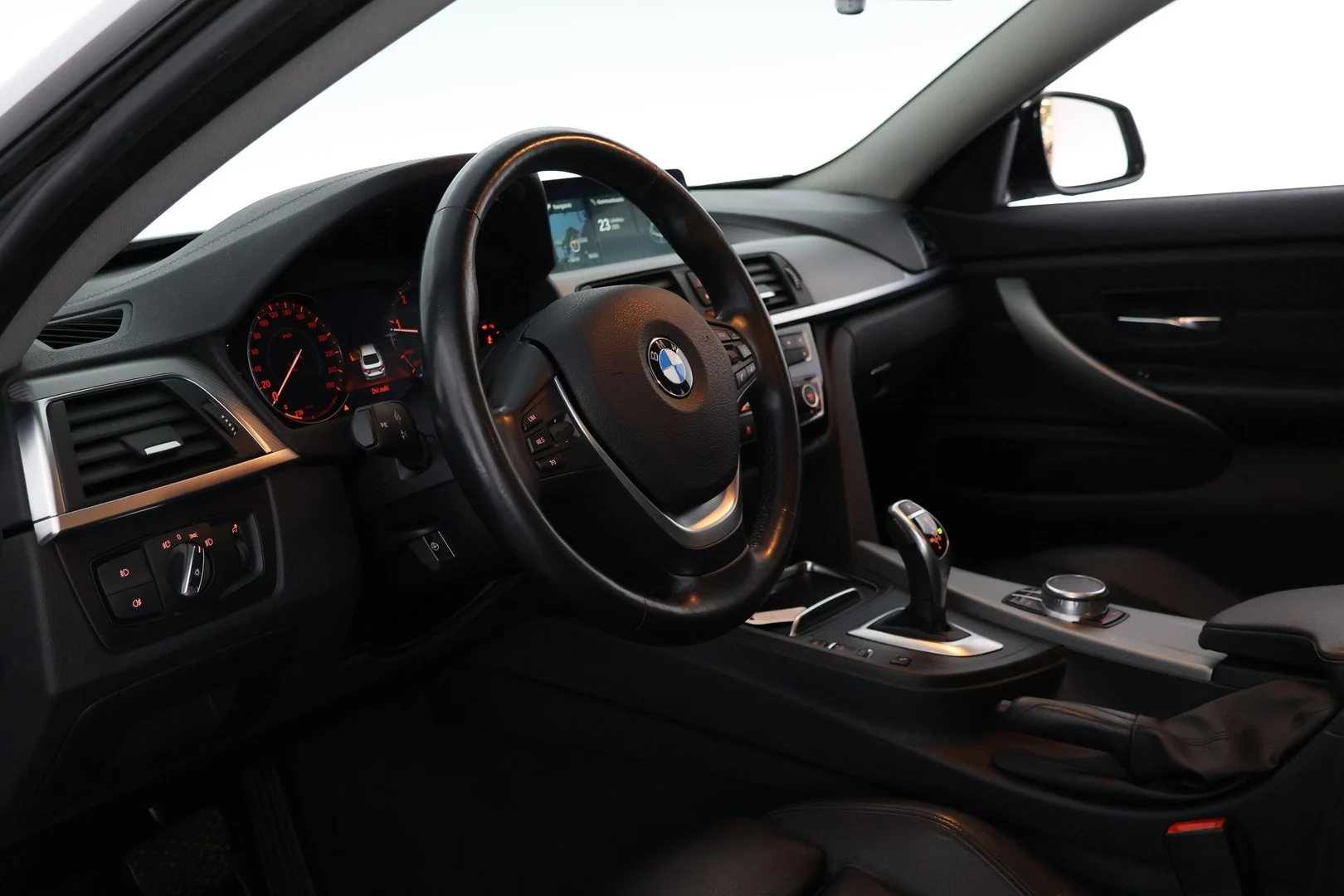 Car Image - 6ttYnP9YoMFNFVB4xac1LS