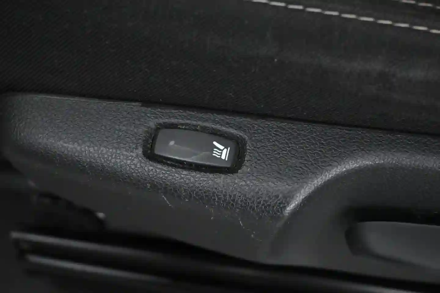 Car Image - 7yhX7HdyG0f0qEbLtIqBFL