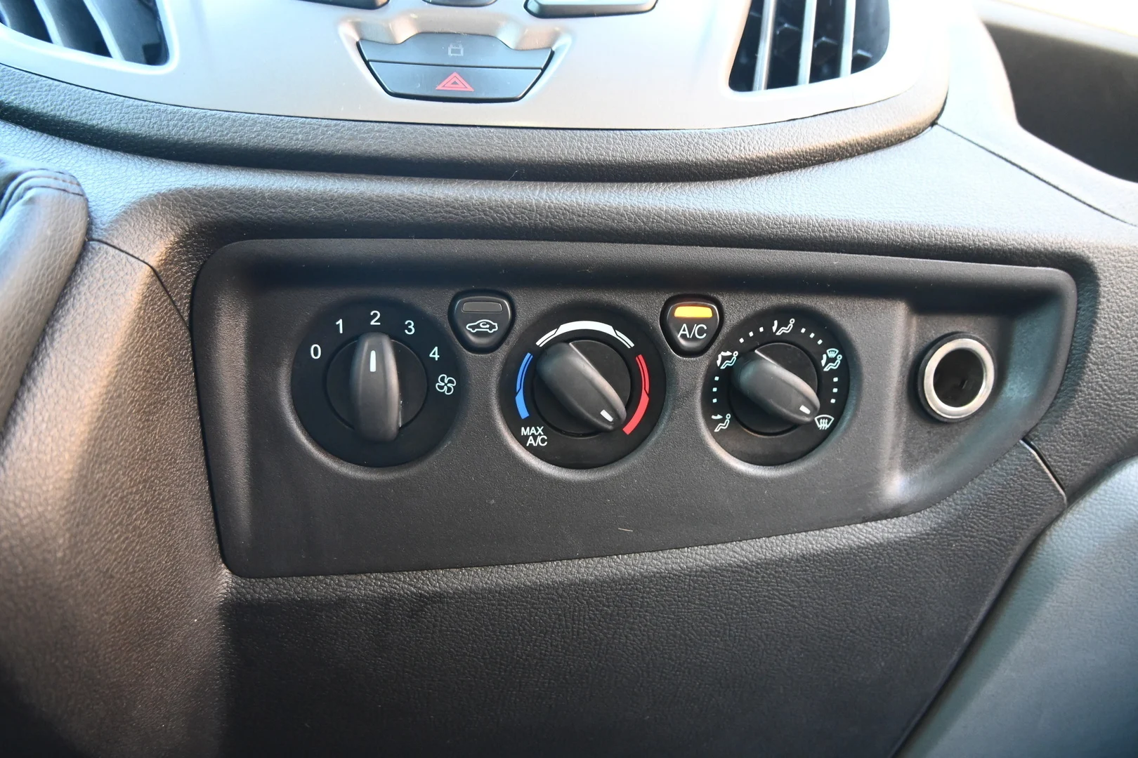 Car Image - 71YmdMi81vc3R54V2usQS