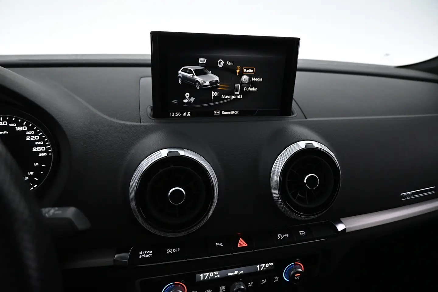 Car Image - Dhq3VjHE156xrsckq7XfK