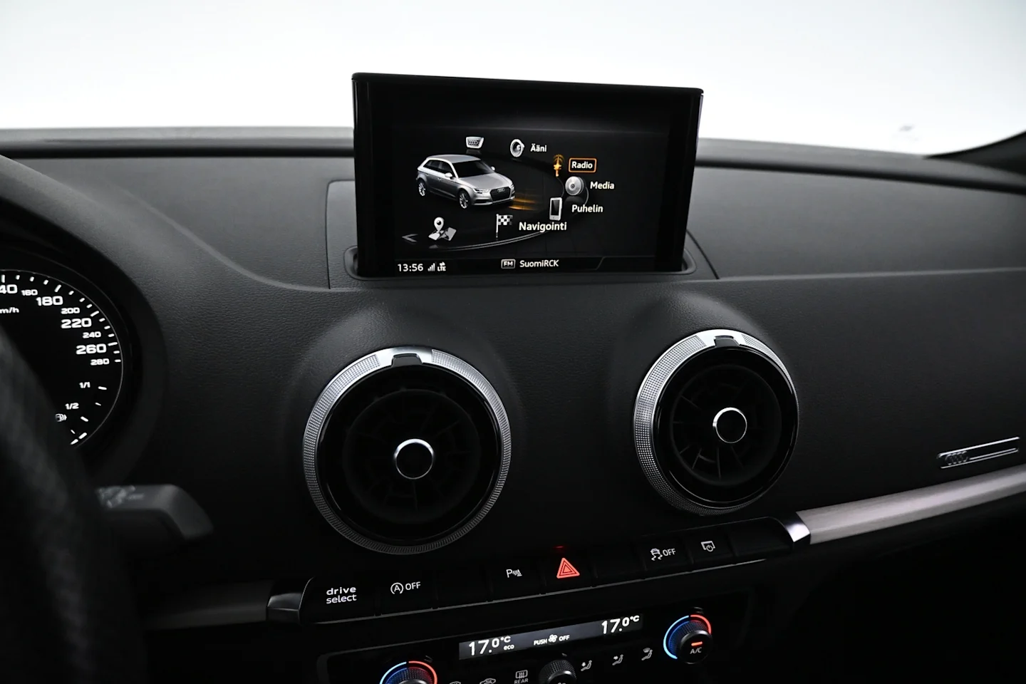 Car Image - Dhq3VjHE156xrsckq7XfK