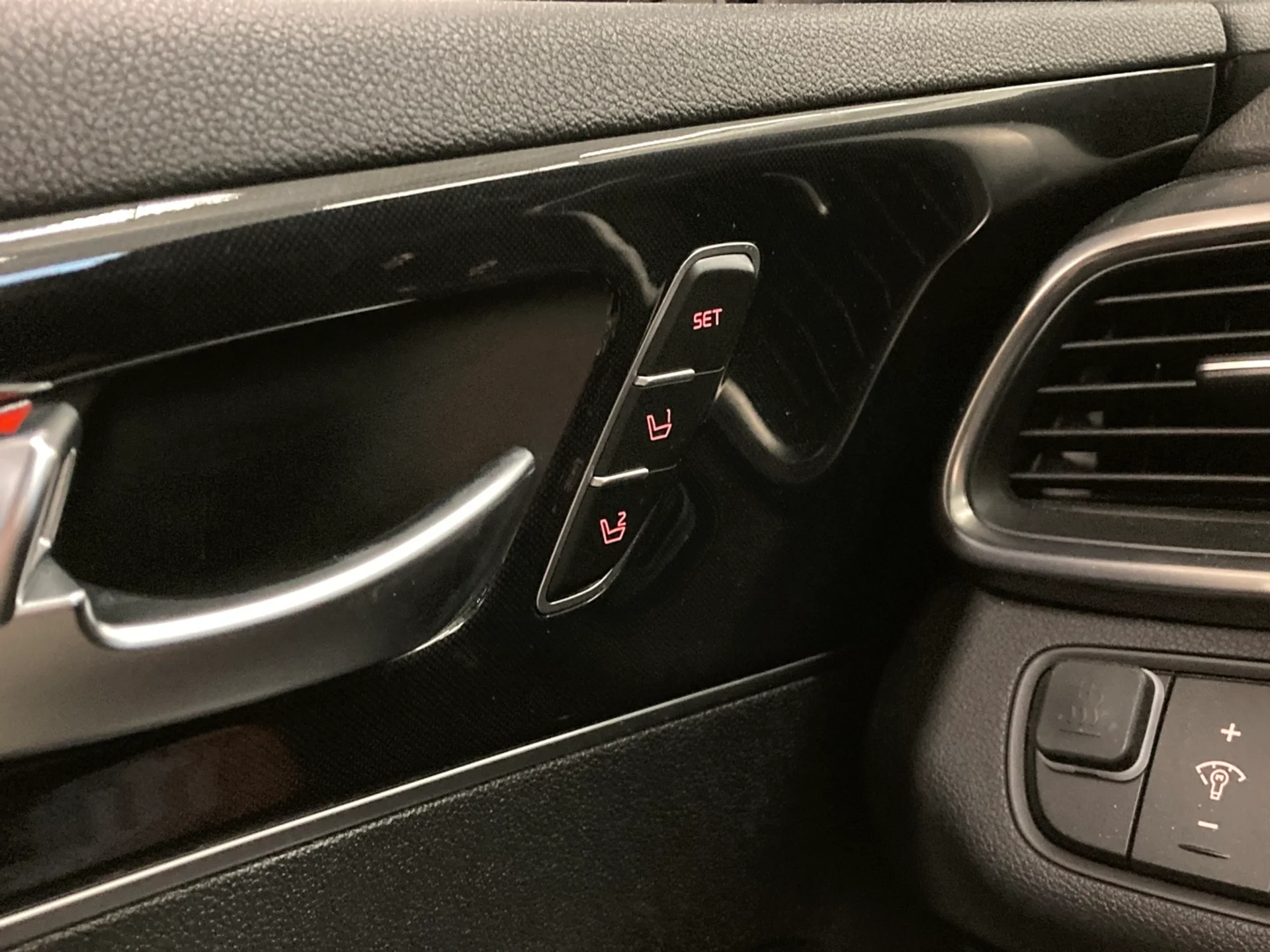 Car Image - 3UPfQPm4wyeDXQH4saIU6Q