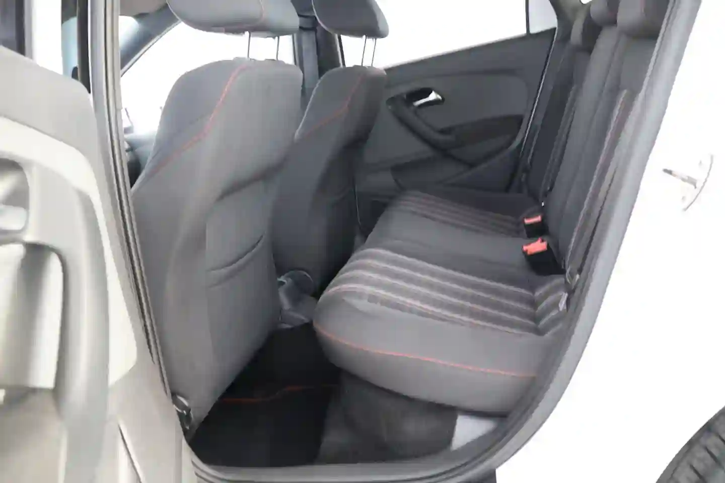 Car Image - 1INloYbLHl3CBi4khHE8AN