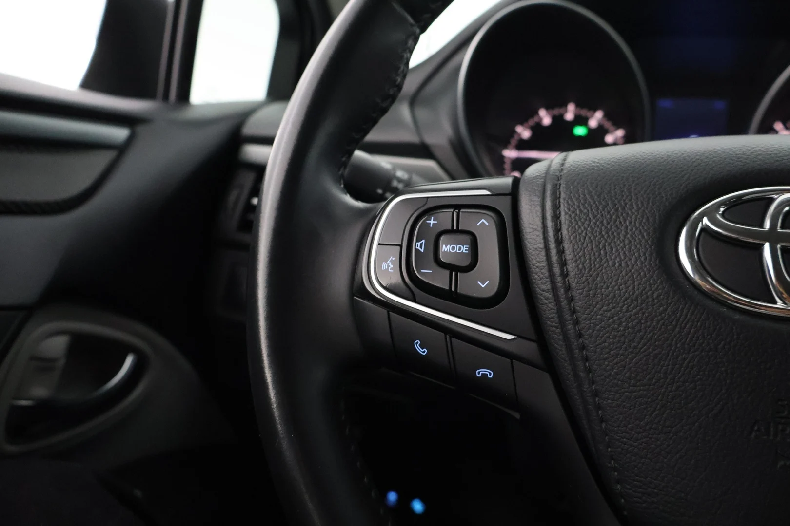 Car Image - 4meAhr5W8m5rNp3b2Sknrs