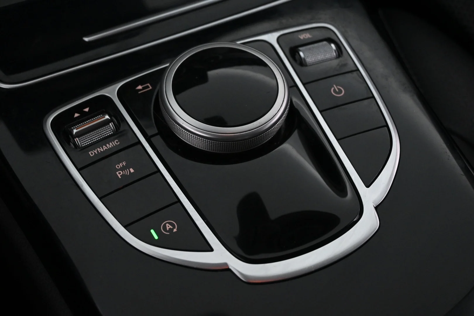 Car Image - KcEZSq5K9RAl0XelBfDXv