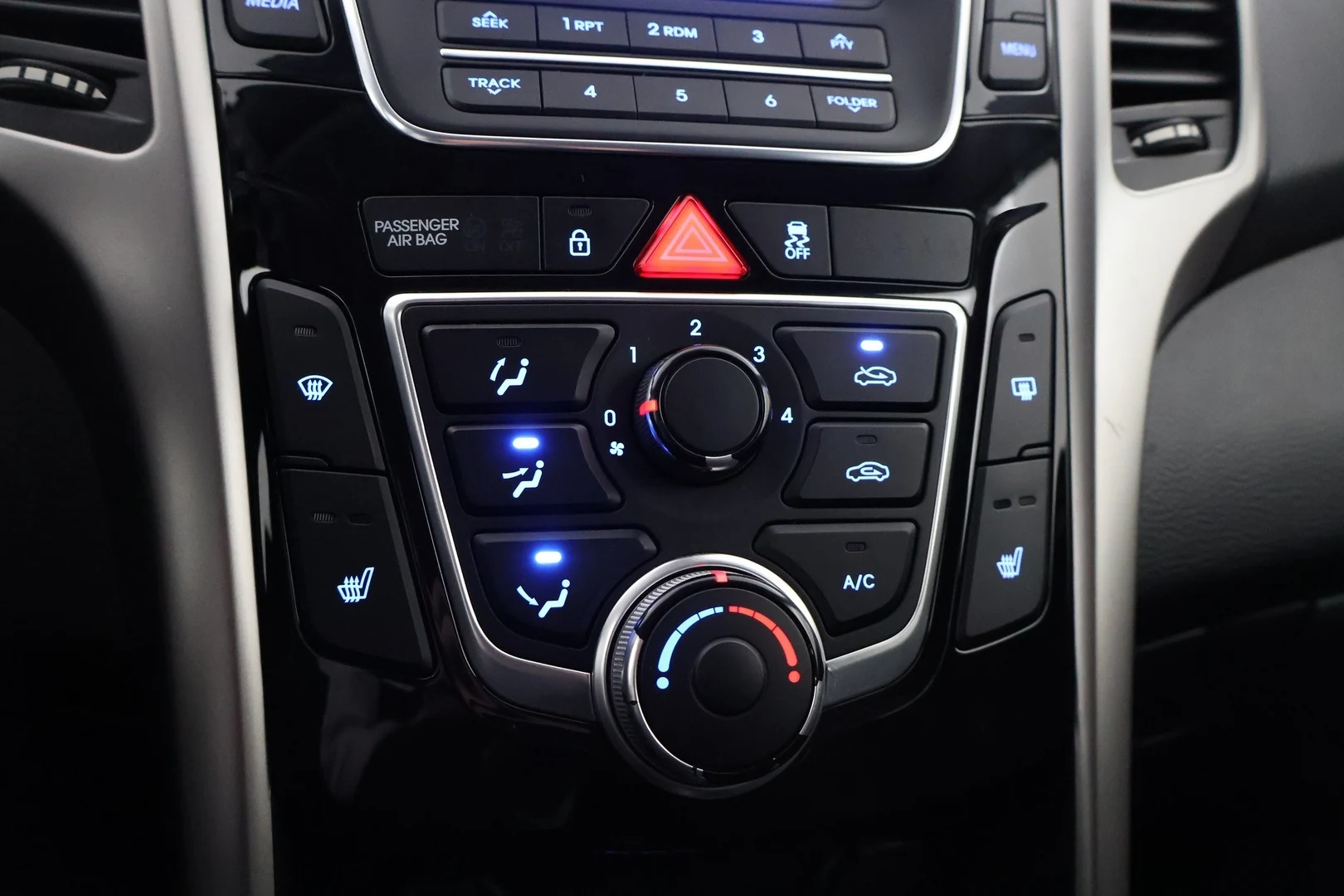 Car Image - 4ybmi9bRyEIp82pmMMiUbs