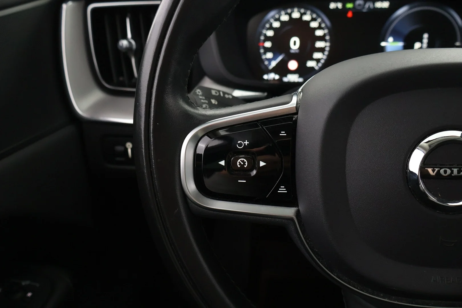 Car Image - 62YYDDZVD697q9Q9emPRoG