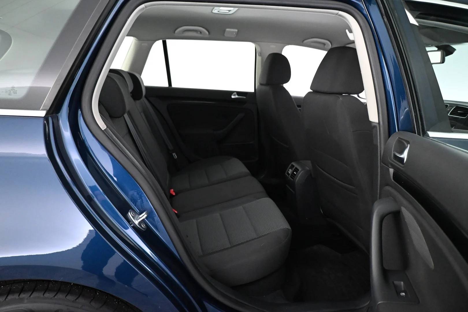 Car Image - 0vyLa6OGimDjzYhmqP1D1