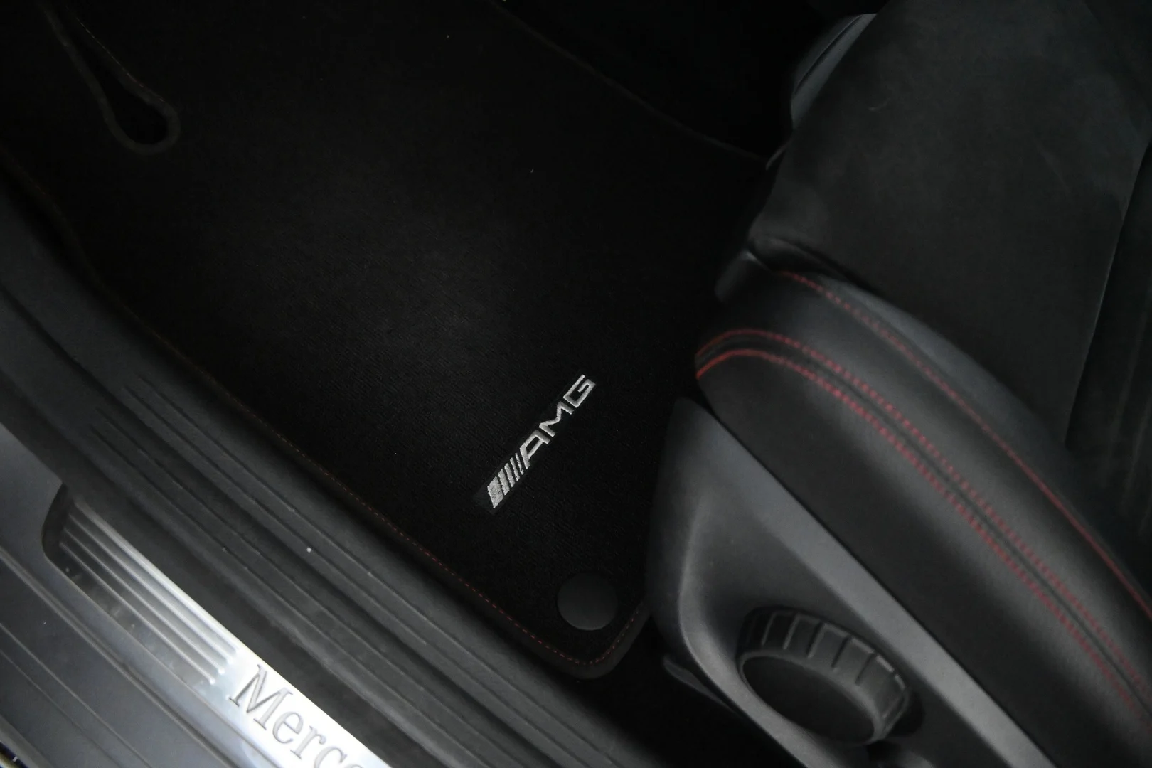 Car Image - 6IPkIGgoeb7jSvDNhLBKkJ