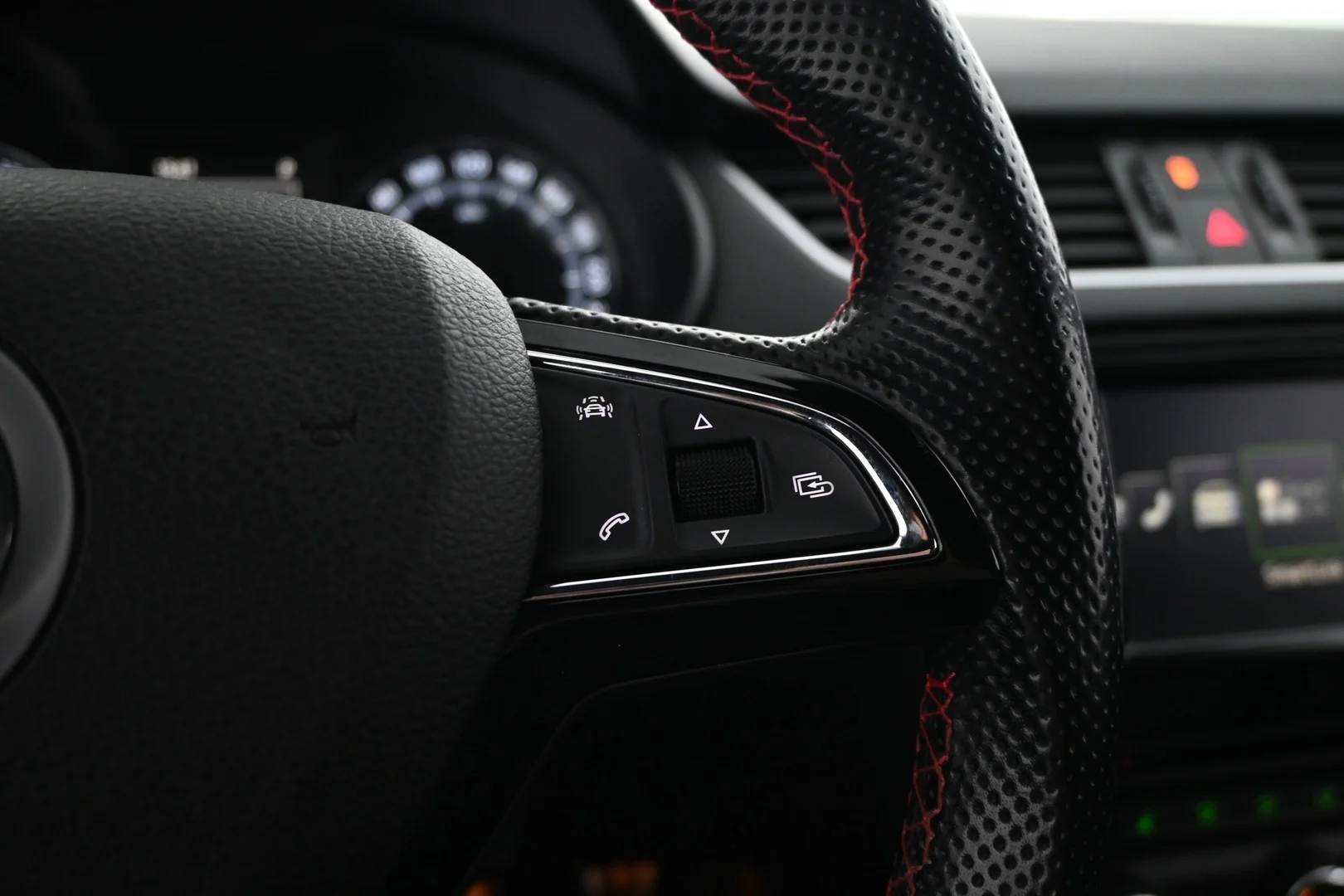 Car Image - 22ClI6chcd3oZBm3NhZmpM