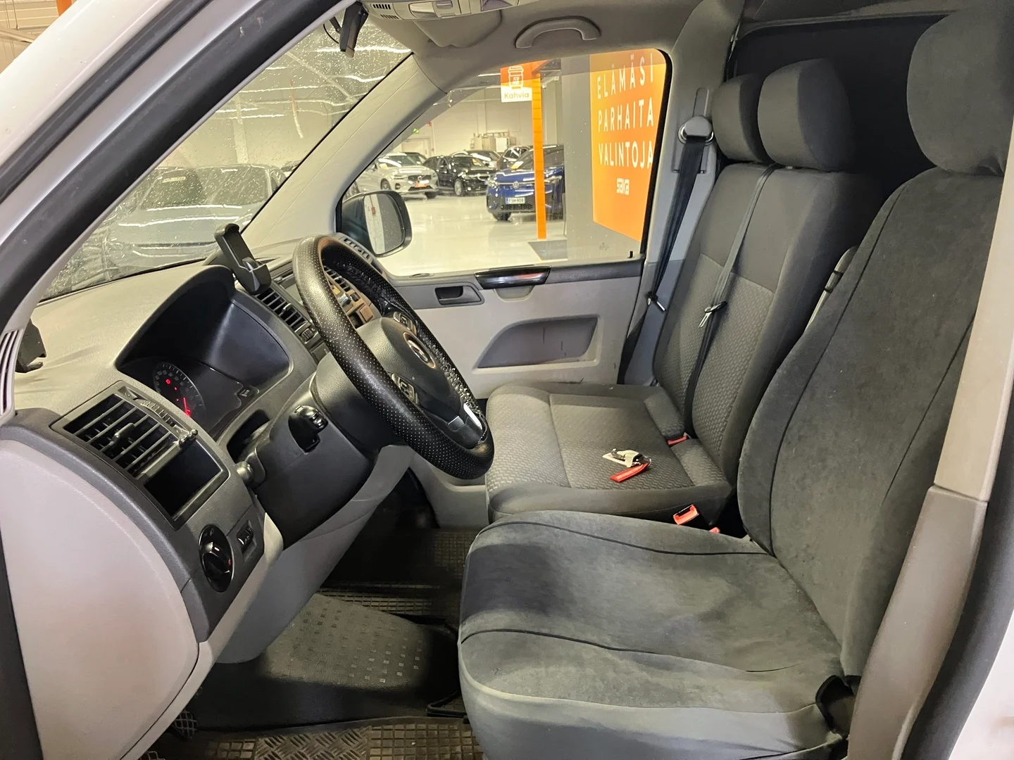 Car Image - 4NjrwX5AQYkXqNTvkFek1P