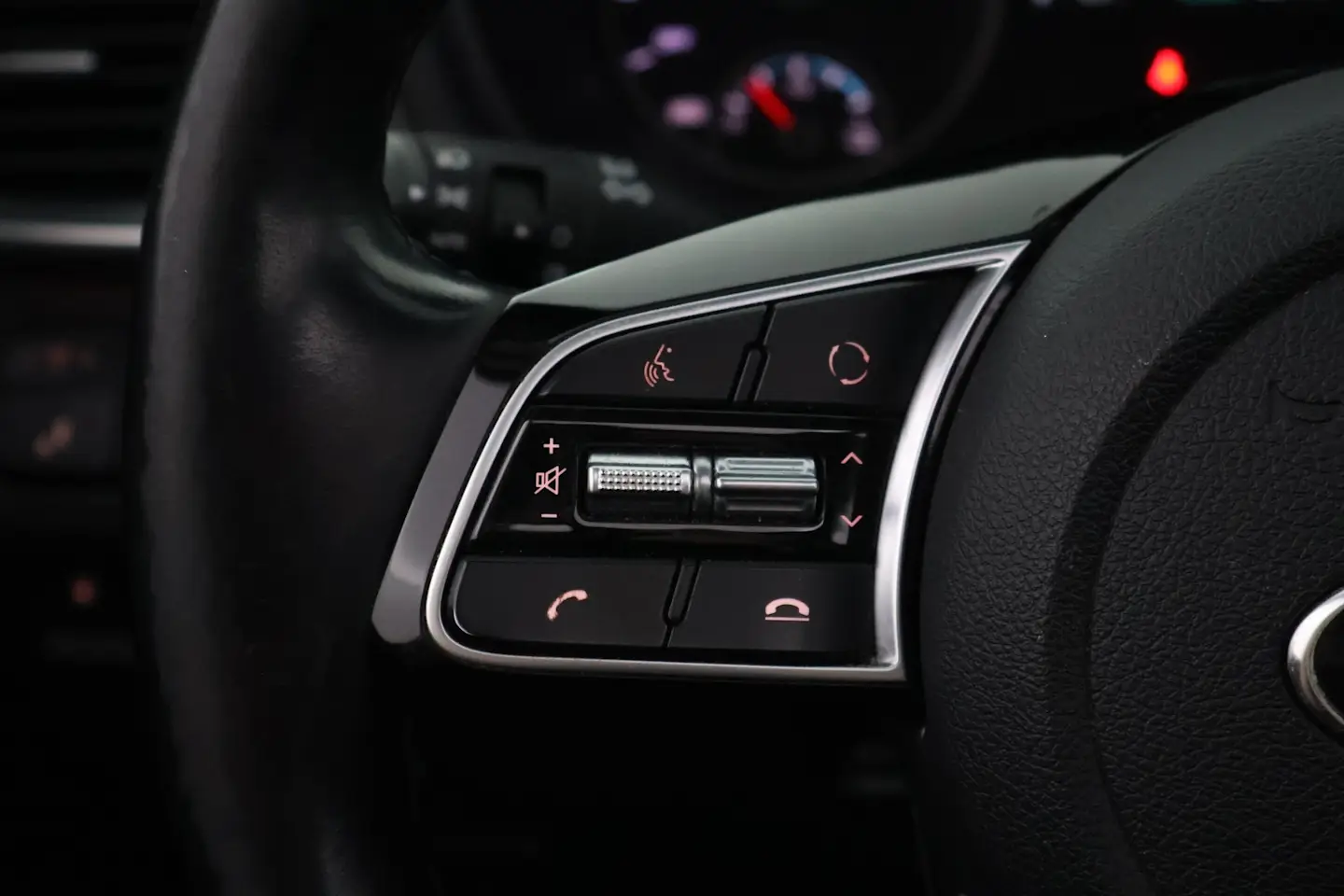 Car Image - 2gZYqtYXHqkga3HXtTmjOL