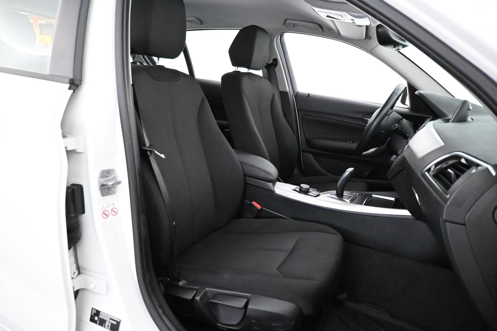 Car Image - 2LK41sgXLMw2DPKSnxMww3