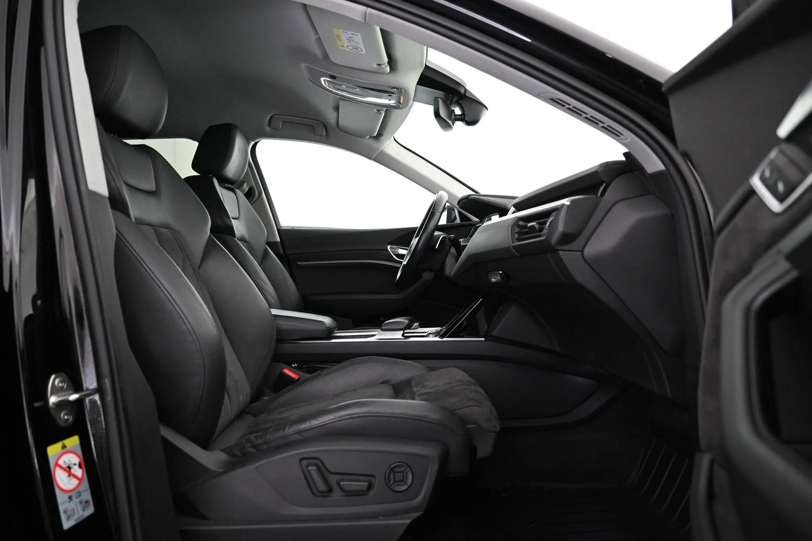 Car Image - 6HHJaYw6TyZhdUfUxhBqt