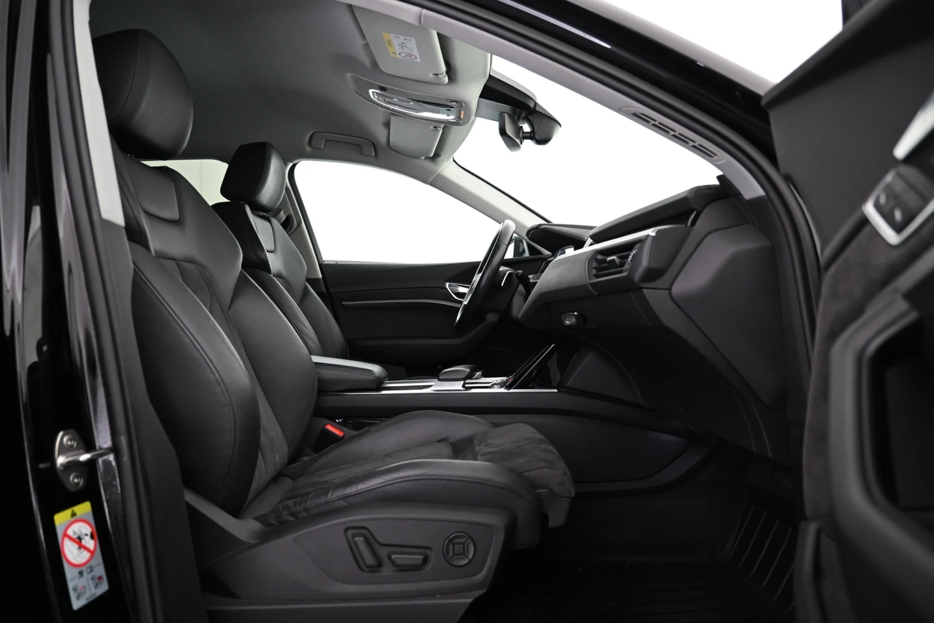 Car Image - 6HHJaYw6TyZhdUfUxhBqt