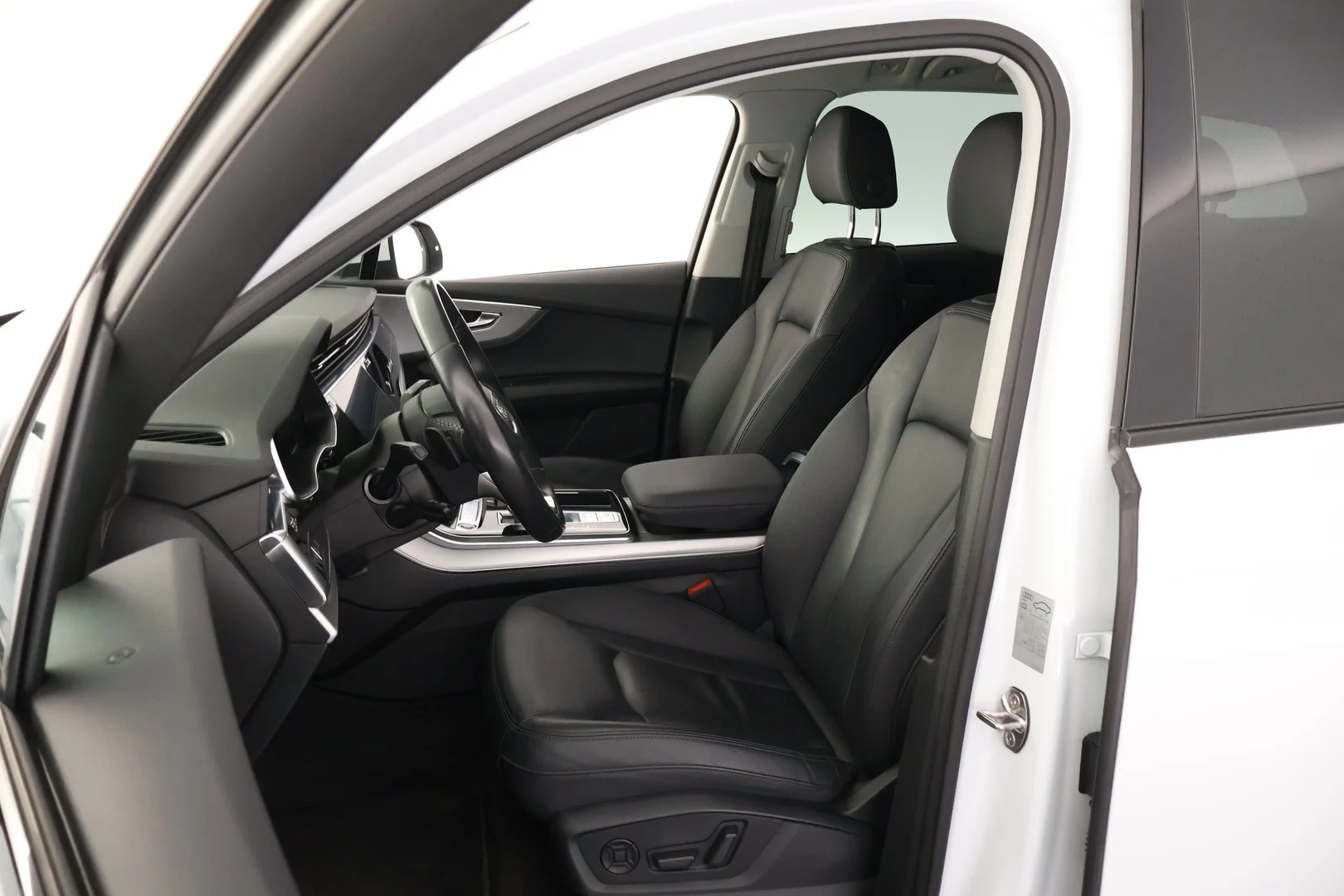 Car Image - 3jDUS2rPJMcS5LQoTwdqzP