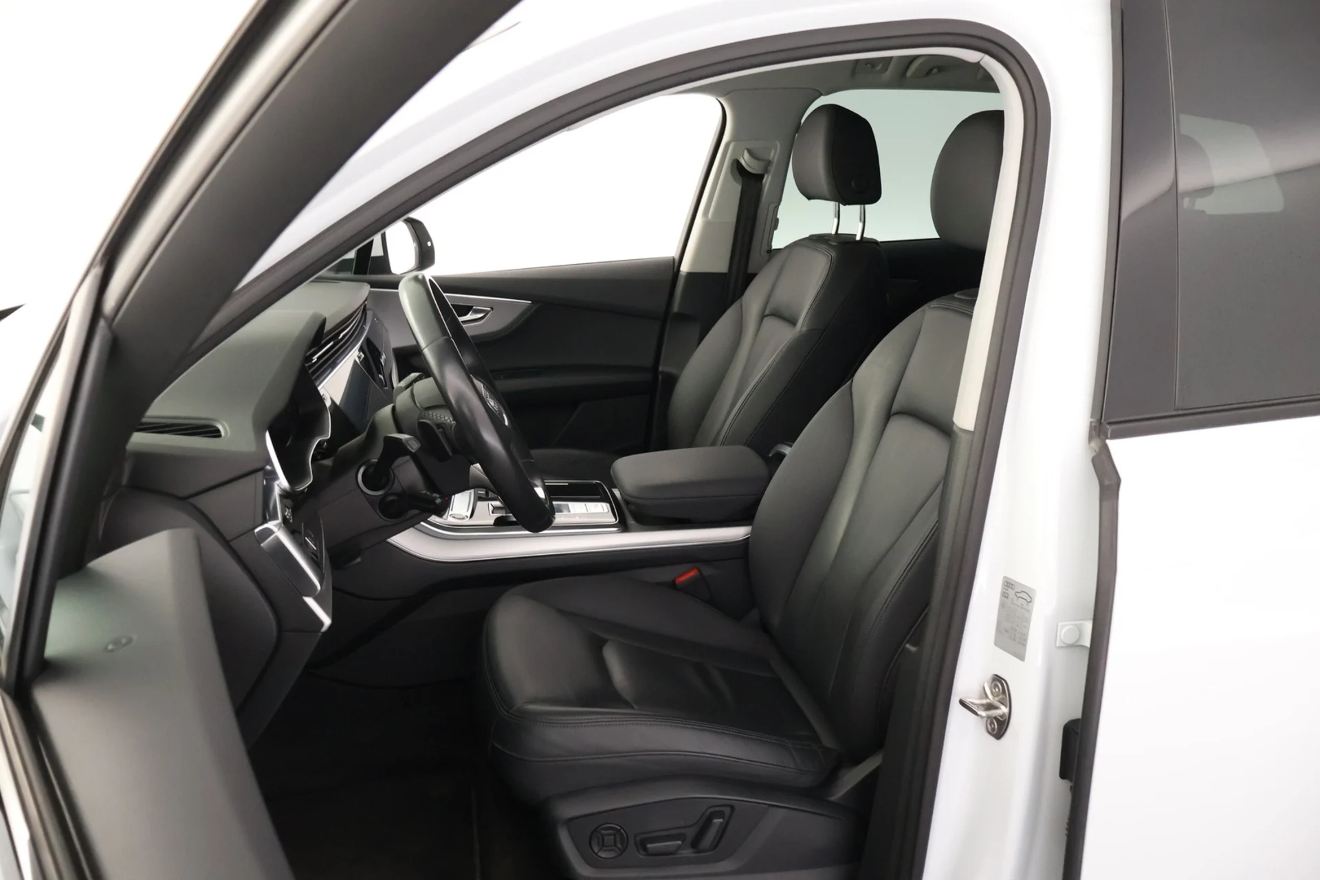 Car Image - 3jDUS2rPJMcS5LQoTwdqzP