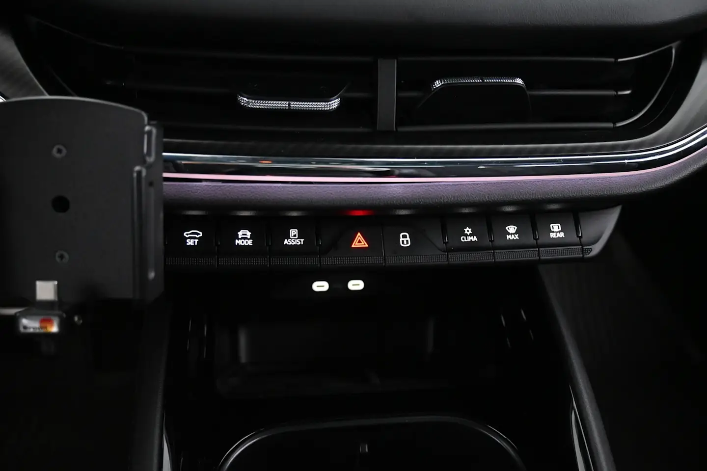 Car Image - 3QMFJkQ8i6z3ZHbsewKFoA