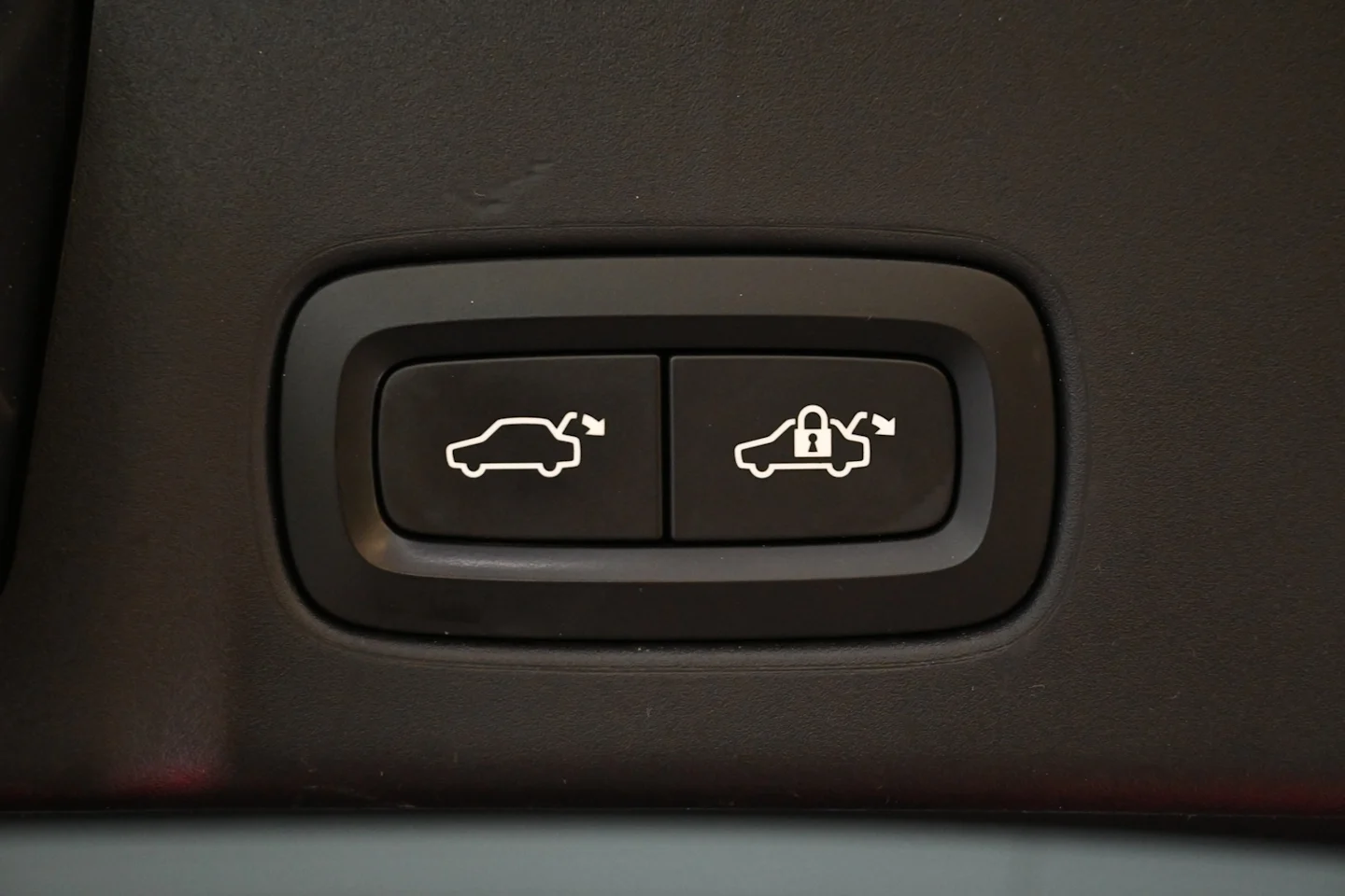 Car Image - XA5lzimtBwIVHtWOGxpCo