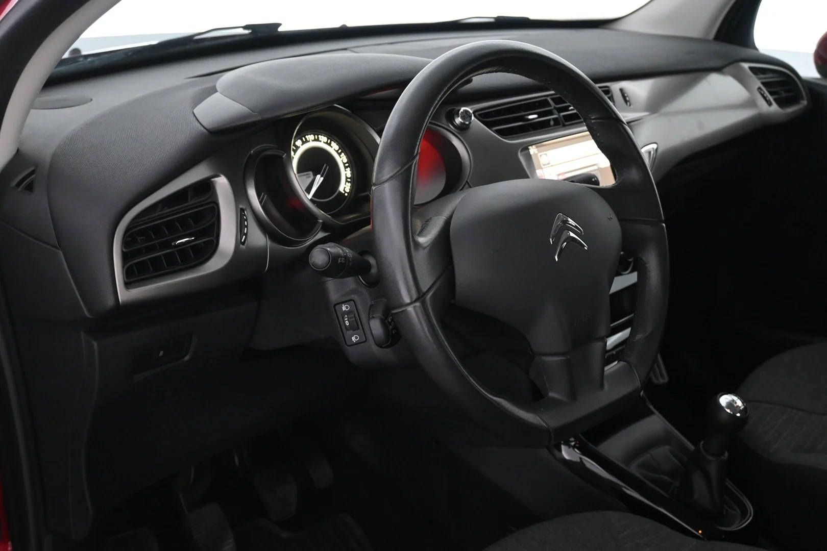 Car Image - 4h7GMv6NqeuQAoI8iqNTj1