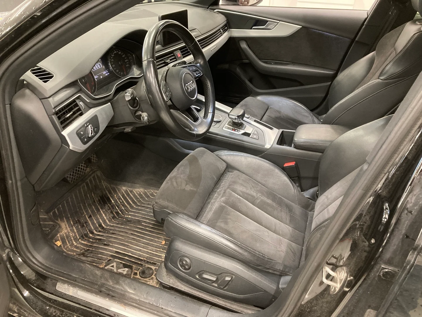 Car Image - 2TaBs2flQp5D1KOgpmeqDE