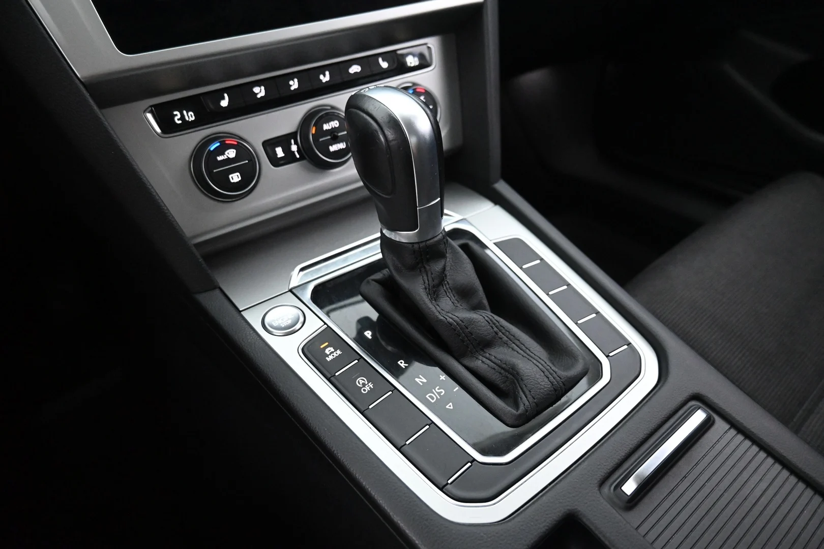 Car Image - 1WRe81Snju16JBDx9x4H1F