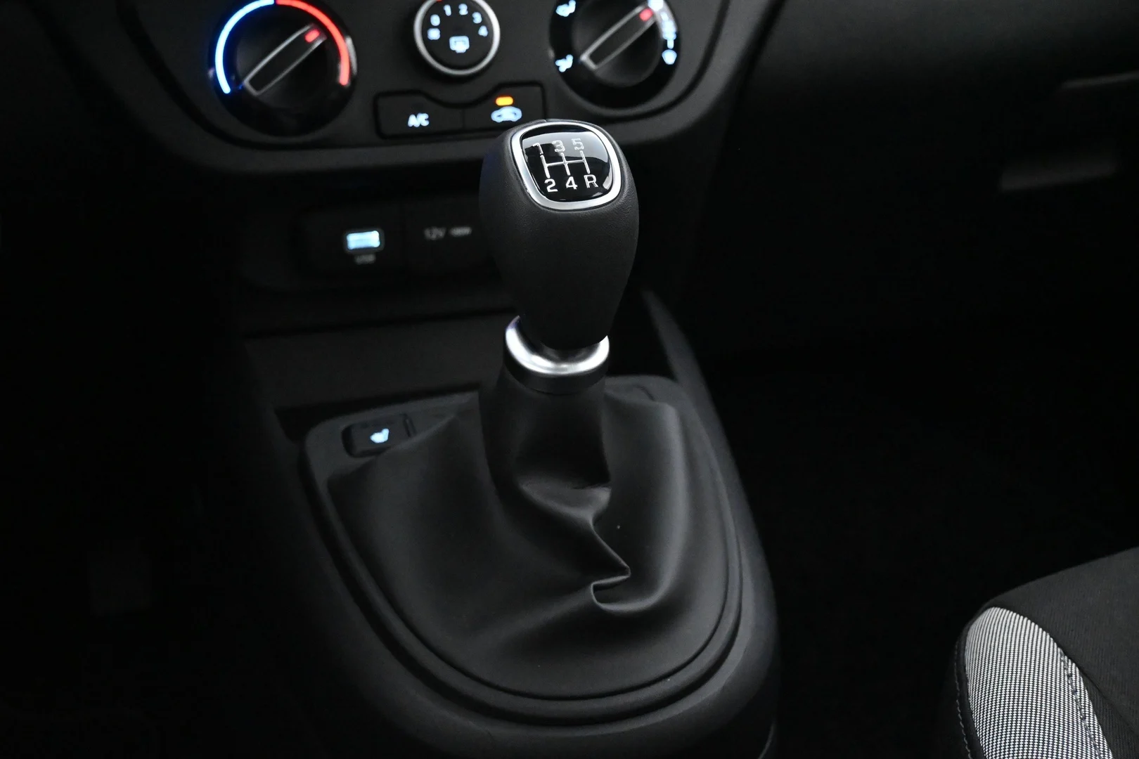 Car Image - RbXx0Usnwr746vQ7mT31y