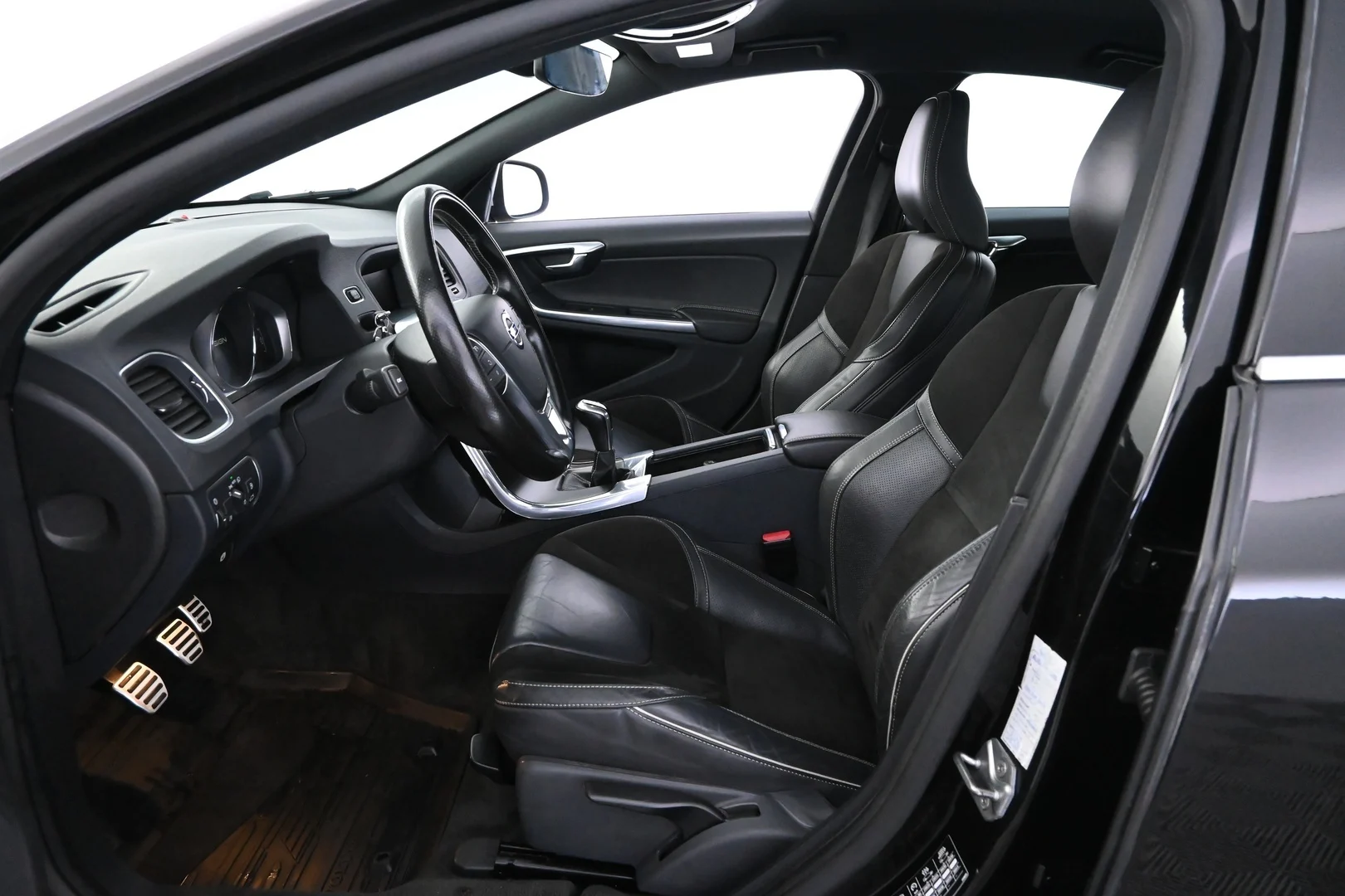 Car Image - jAqRoljUbXXecqh49DDPe