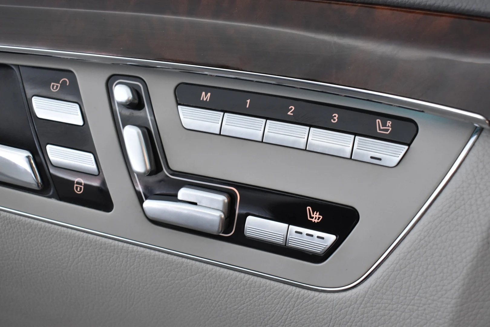 Car Image - 77xM3zPCrzL73sQb3sfyeU