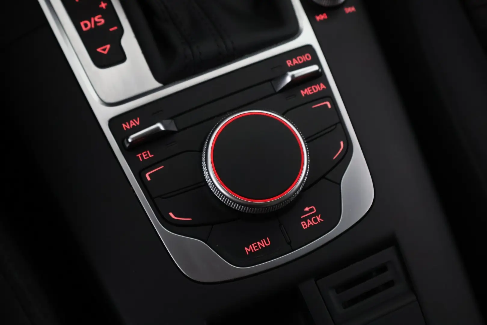 Car Image - W2nxGH5pTogrAjWDQwX2O